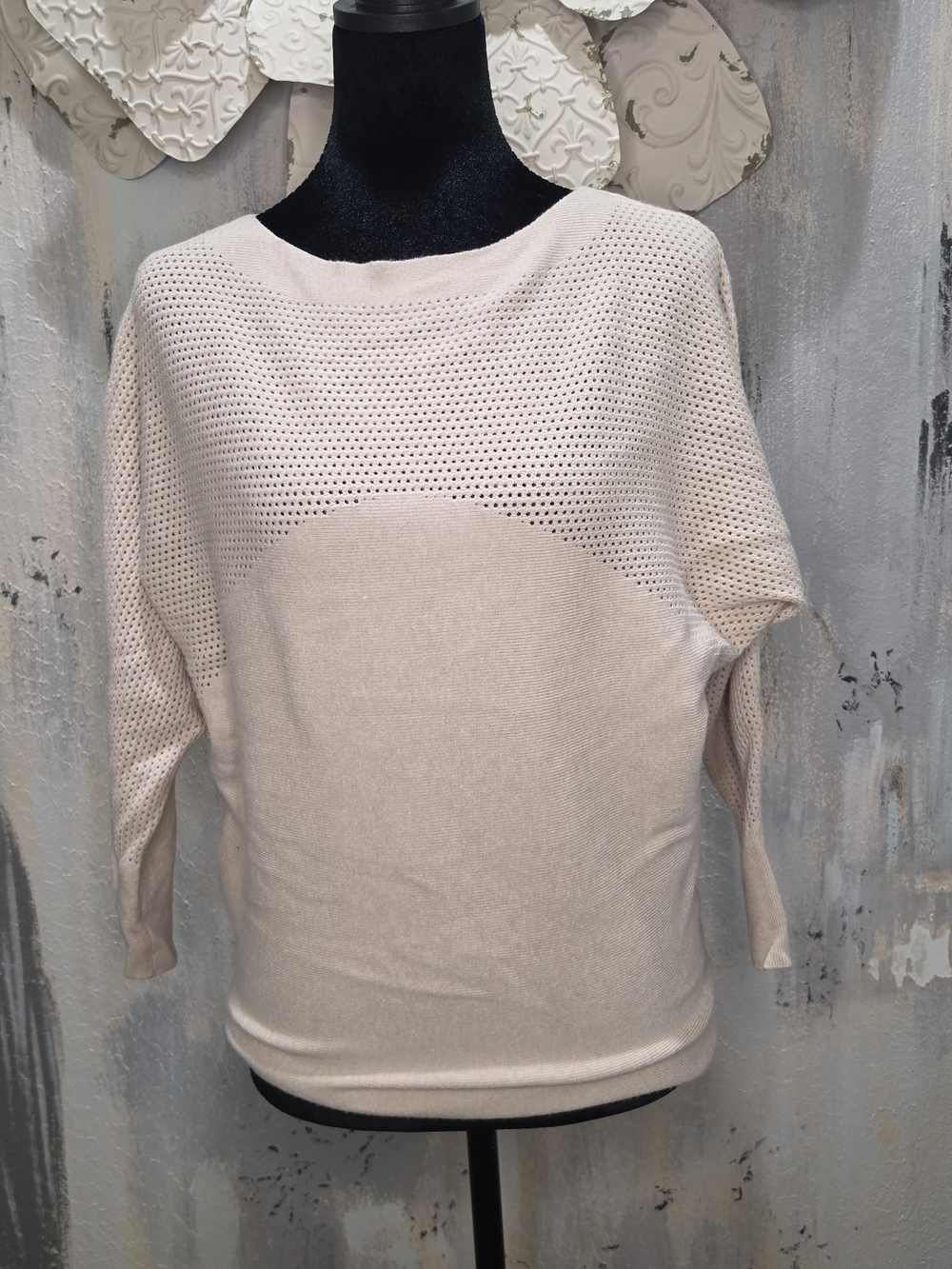 Women's Scoop-Neck Open-Knit Cream Pullover Ultra Soft Sweater Size Small
